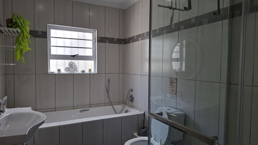 3 Bedroom Property for Sale in Beacon Bay Eastern Cape